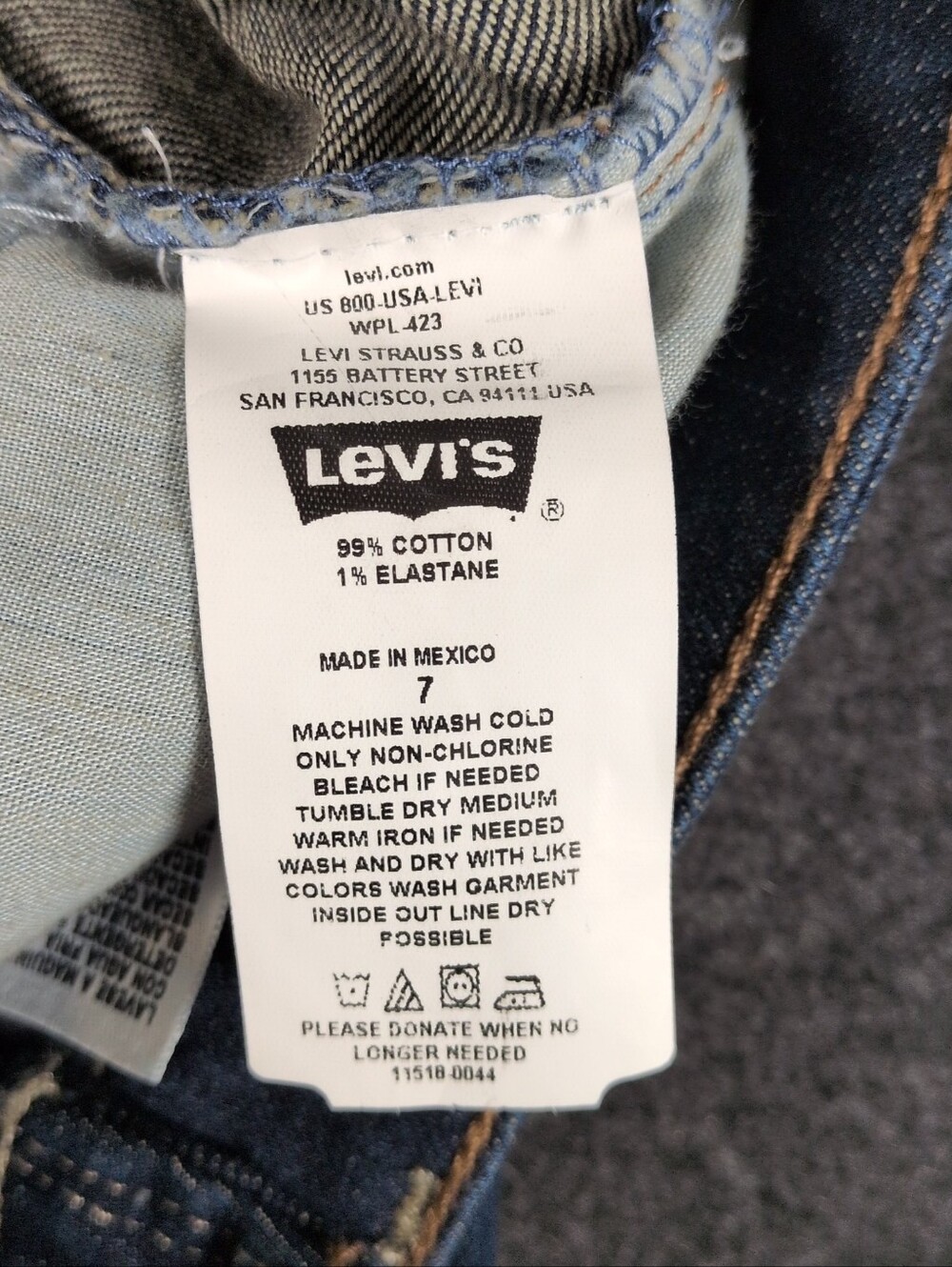 Levi's 518 Superlow bootcut Low Rise Denim jeans Size 7 Dark Wash - Picture 9 of 10